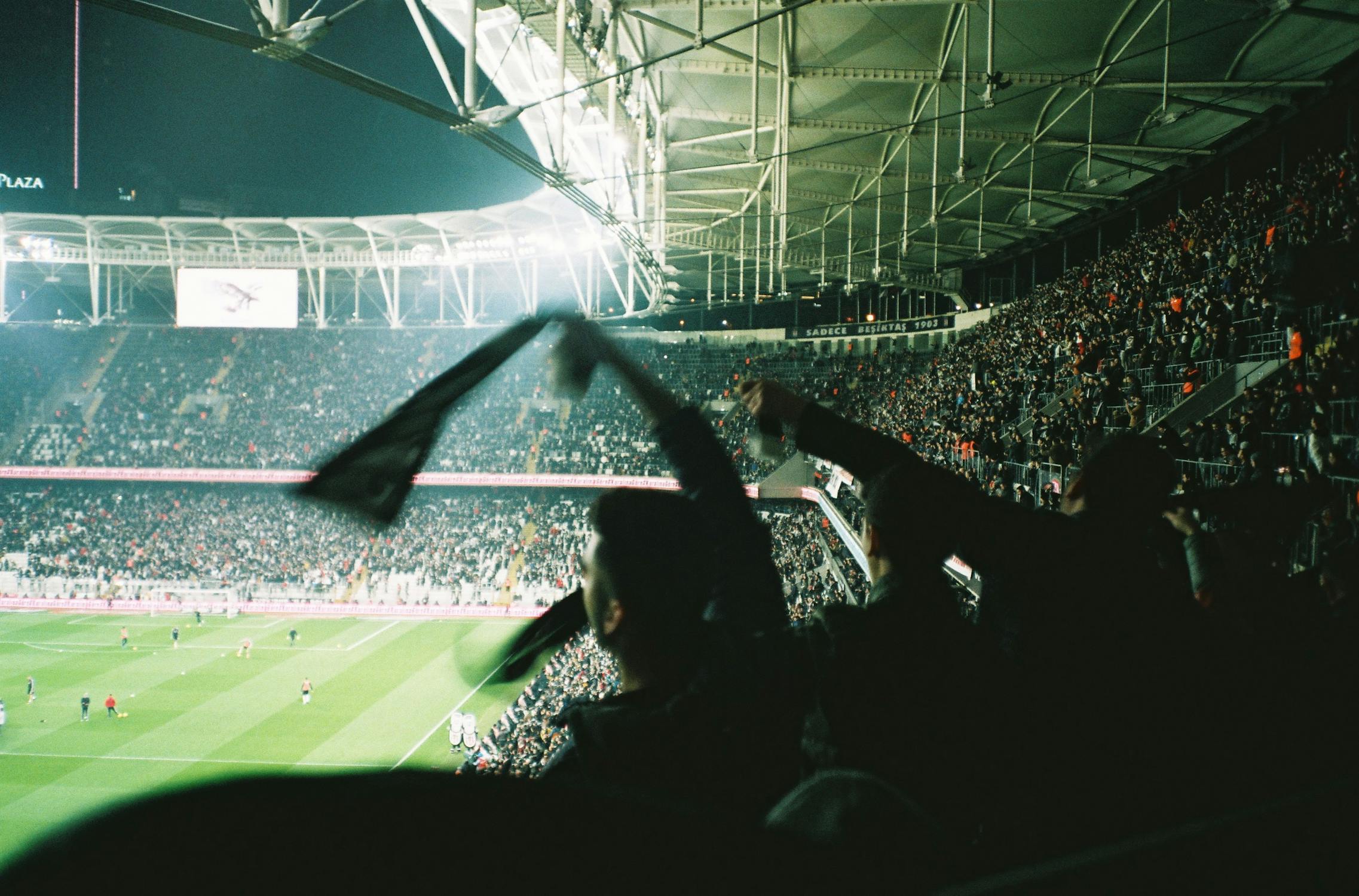 Reading Match Flow in Real-Time: How to Adjust Live Football Predictions